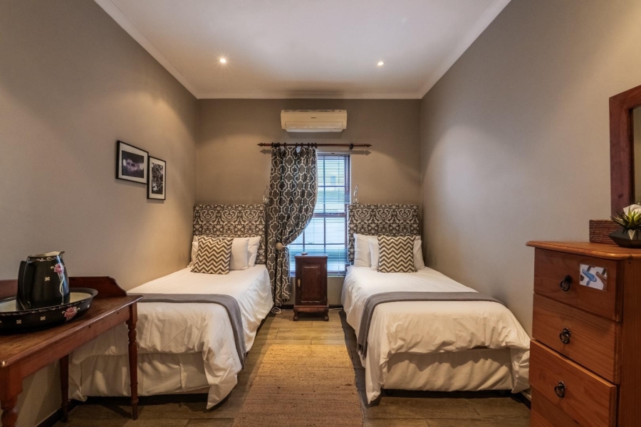 To Let 4 Bedroom Property for Rent in Franschhoek Western Cape